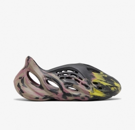 Adidas Yeezy Foam Runner “MX Carbon” IG9562